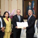 Presidente Danilo Medina se reúne con comisión estudia leyes Partidos Políticos y Régimen Electoral