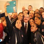 Con desbordante júbilo, presidente Danilo Medina felicita Selección de Voleibol