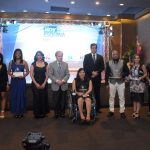 Jóvenes protagonistas de series Mujeres RD y Somos de Barrio ganan Premios Esquina Joven 2017