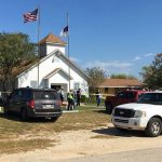 Al menos 27 muertos en tiroteo en una iglesia de Texas
