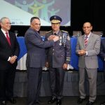 Director Policía Nacional recibe Medalla al Mérito por su impecable carrera pública durante 27 años