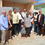 Gobierno entrega títulos provisionales de solares a familias de El Carrizal, Azua