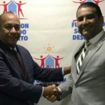 Luis Alberto recibe líder comunitario