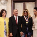 Presidente Medina entrega Medalla al Mérito a 13 mujeres dominicanas