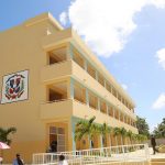 Padres, estudiantes y profesores de Villa Tropicalia reciben con alegría su nueva escuela