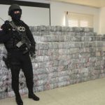 Arrestan a dos hermanas colombianas vinculadas a alijo de casi 800 kilogramos de drogas