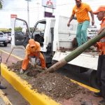 Brigadas municipales trabajan de forma ininterrumpida en limpieza Santiago