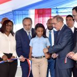 Presidente Danilo Medina entrega moderno centro educativo en Villa Mella