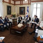 Danilo Medina recibe informe sobre avances edificaciones escolares y estancias infantiles