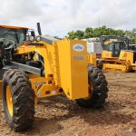 Productores de proyectos desarrollo agroforestal reciben 7 motoniveladoras