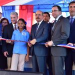 Presidente Medina entrega dos modernos centros educativos en la La Vega