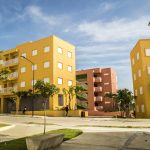 Presidente Medina establece procedimiento para titulación apartamentos estatales