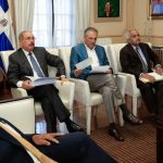 Danilo Medina da seguimiento al programa Visitas Sorpresa