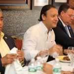 Alcalde Abel Martínez asiste a desayuno con Adriano Espaillat y otros líderes empresariales y comunitarios en New York.