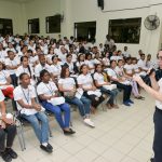 Ministro de Educación Andrés Navarro debatirá con 700 estudiantes sobre temas nacionales e internacionales