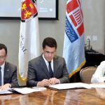 Ministro de Educación Andrés Navarro firma acuerdo con alcalde David Collado para impulsar educación ciudadana