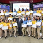 Ministro de Educación Andrés Navarro lleva República Digital a liceos de Santiago