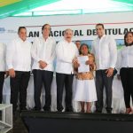 Presidente Danilo Medina entrega 1,105 títulos a familias de Valverde