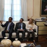 Presidente Danilo Medina trata con funcionarios sobre alfabetización