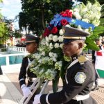 Policía Nacional deposita ofrenda floral en el Altar de la Patria