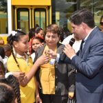 ¡Promesa cumplida! La escuela Antonio Medina de Dajabón tiene un nuevo, moderno y confortable autobús escolar