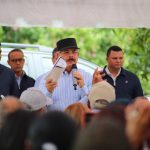 Danilo Medina visita productores de mango de San Cristóbal agregará valor a producción