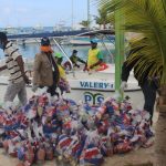 Plan Social asiste  con comida seca a más de 120 familias en la Isla Saona