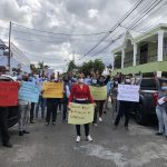 Suplidores de INABIE realizan protesta por falta de pagos