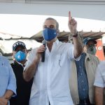 En su recorrido por Los Alcarrizos el presidente visita familia de niña asesinada