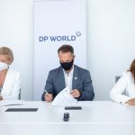 DP World Caucedo firma carta de compromiso para obtener el Sello Igualando RD