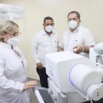 Titular SNS entrega RD$8 millones en equipos a hospital San Vicente de Paúl
