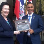 Embajadora dominicana en EEUU recibe llave de la ciudad de Lawrence