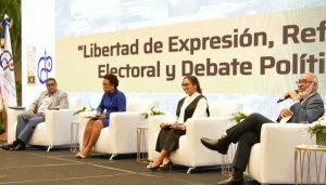 JCE y CDP realizan panel “Libertad de Expresión, Reforma Electoral y Debate Político”