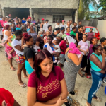 Surun Hernández dona raciones alimenticias a cientos municipes de Santo Domingo Este