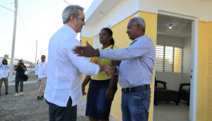 Presidente Abinader entrega 390 viviendas en Monte Grande