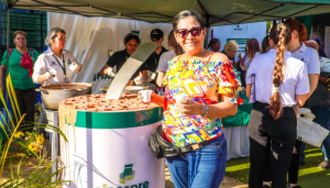 Inespre baja a 300 pesos los combos de habichuelas con dulce en Feria Agropecuaria Nacional