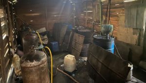 Desmantelan fábrica de bebidas adulteradas en Navarrete