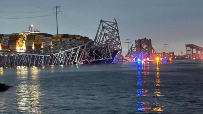 En Baltimore se derrumba principal puente impactado por un marco
