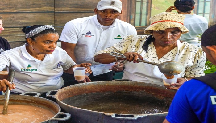 Inespre inicia venta de combos de habichuelas con dulce a 300 pesos